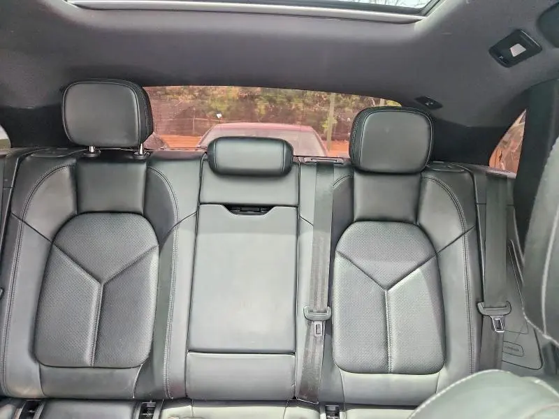 2018 PORSCHE MACAN   