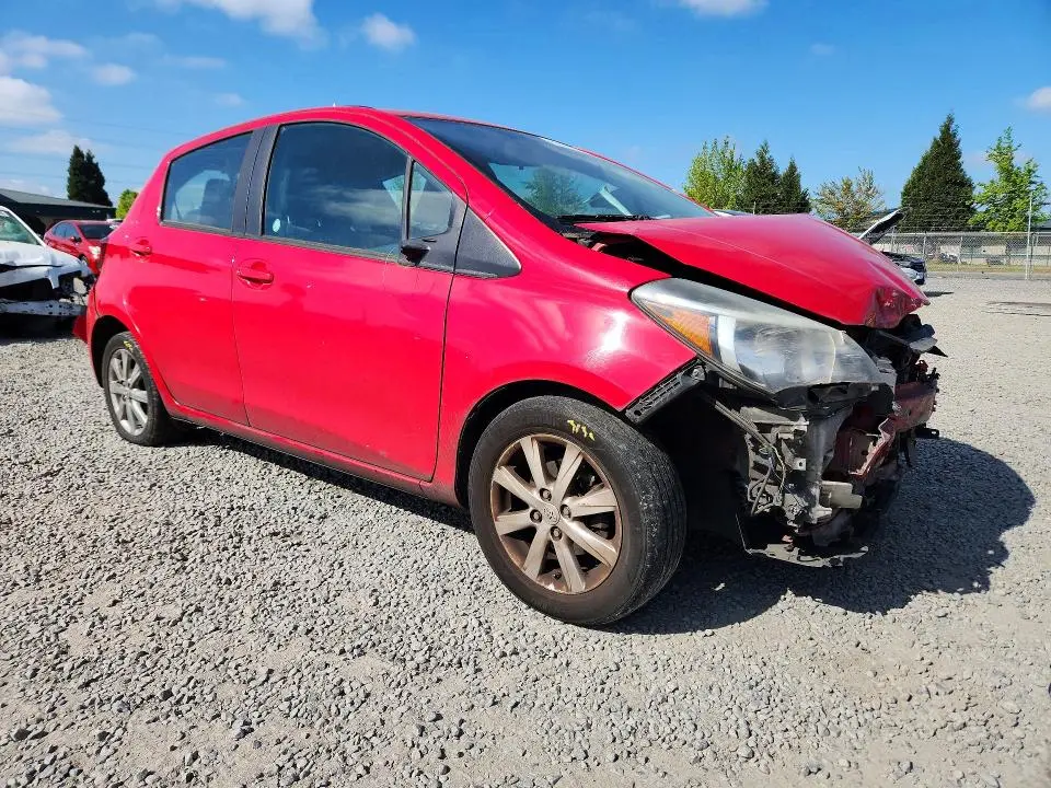 2015 TOYOTA YARIS 5-DOOR LE  