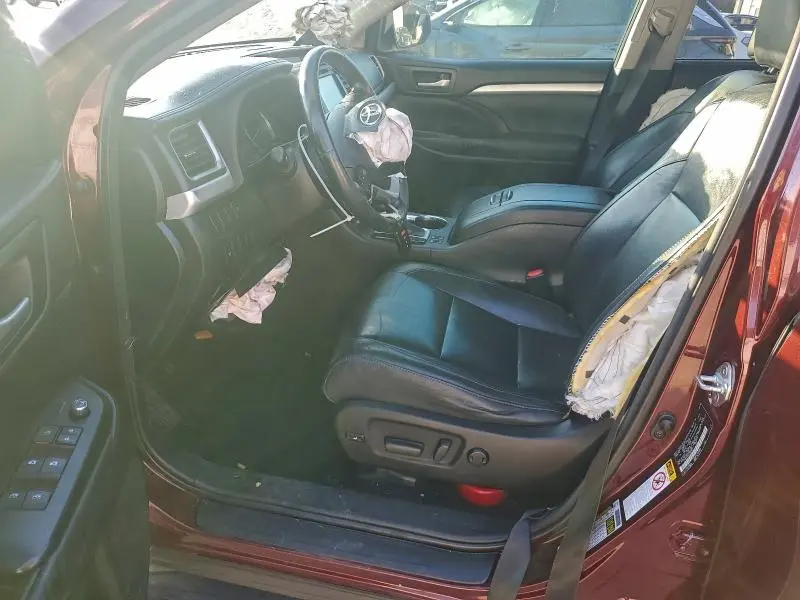 2015 TOYOTA HIGHLANDER XLE  