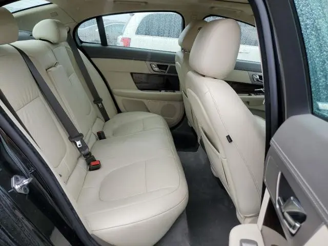 2010 JAGUAR XF PREMIUM  