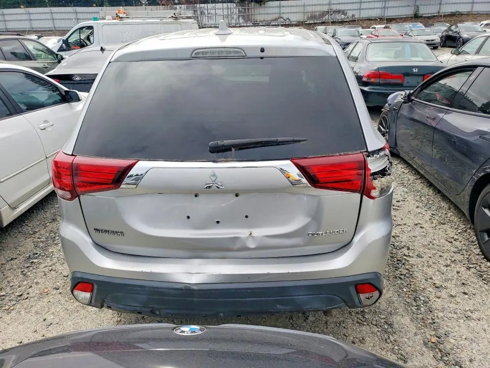 2018 MITSUBISHI OUTLANDER ES  