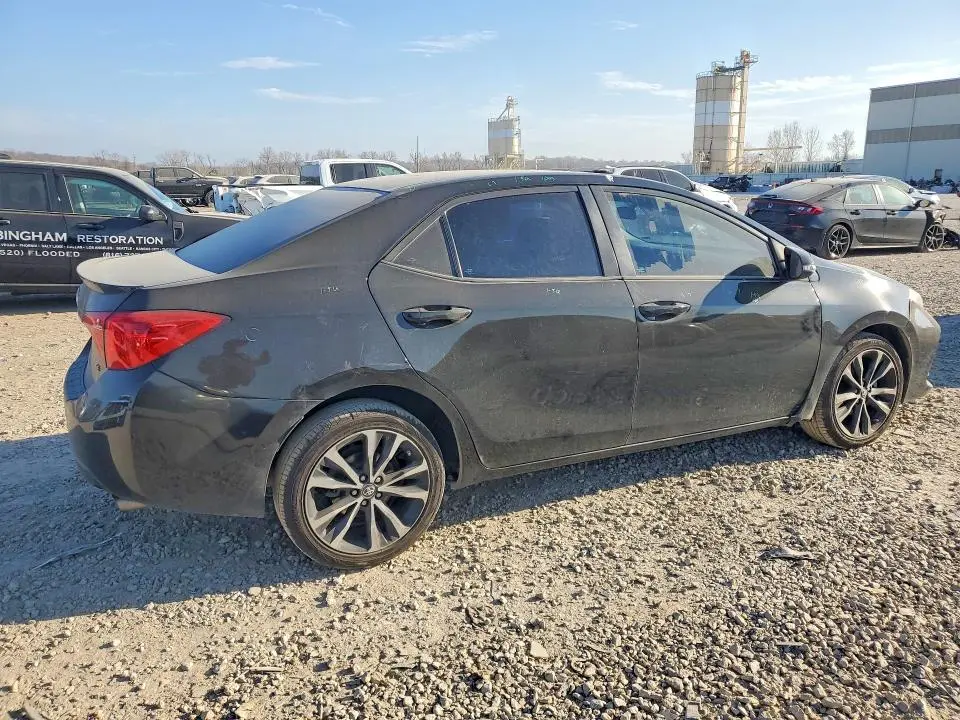 2017 TOYOTA COROLLA SE  