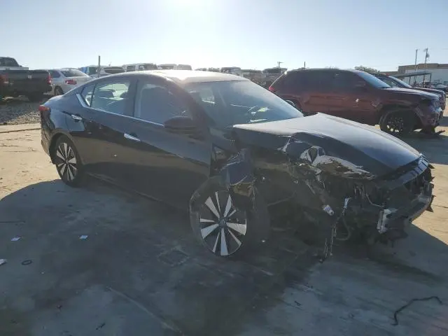 2022 NISSAN ALTIMA SV  