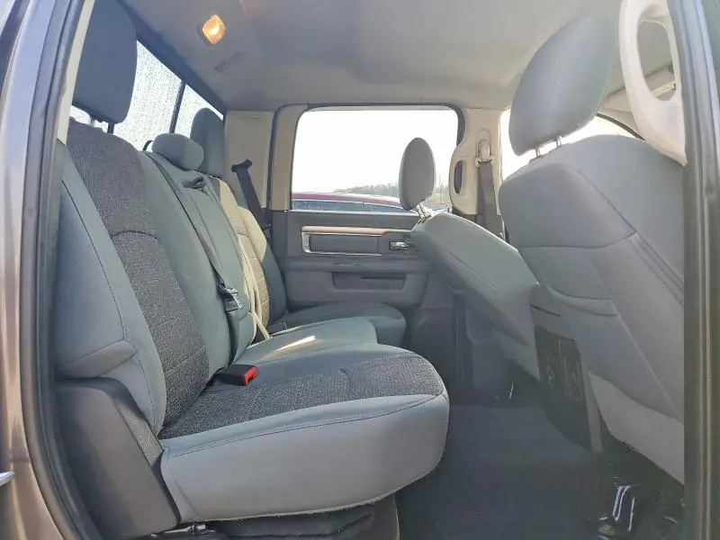 2018 RAM 1500 SLT  