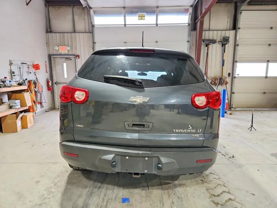 2010 CHEVROLET TRAVERSE LT  