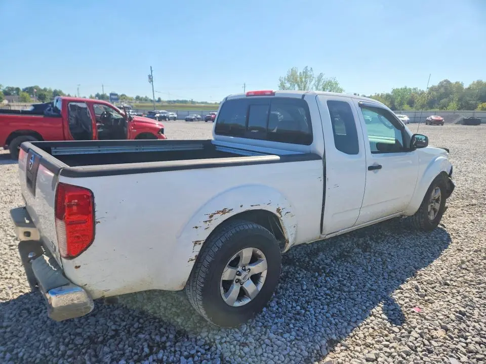 2011 NISSAN FRONTIER SV V6  