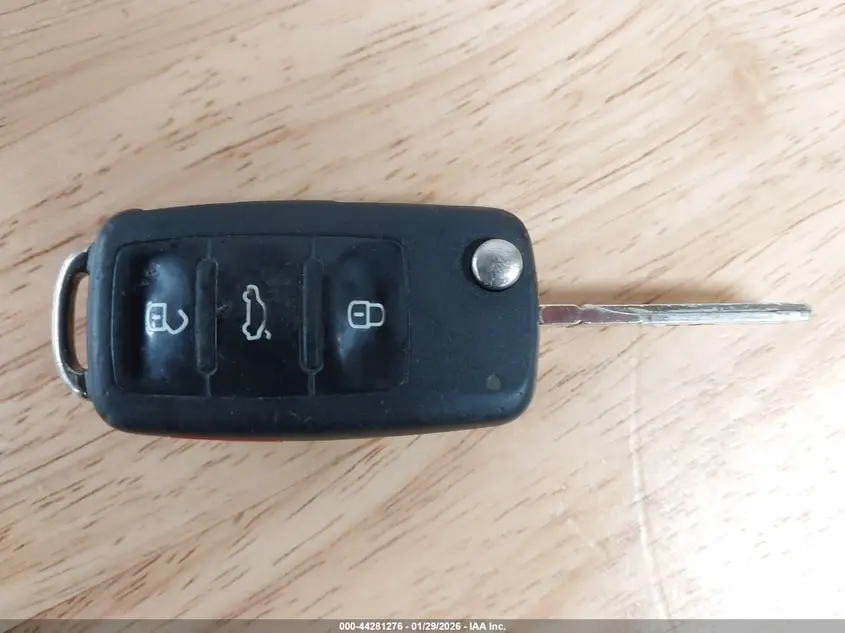 2011 VOLKSWAGEN JETTA 2.0L S