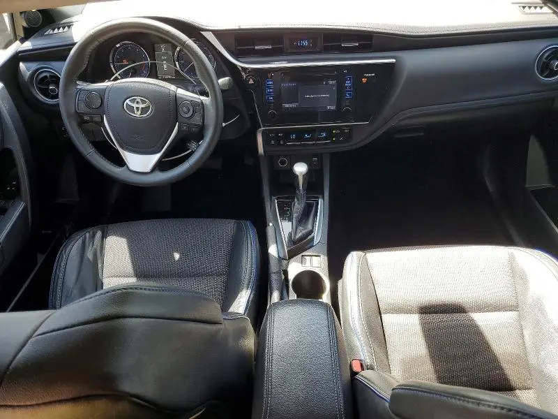 2017 TOYOTA COROLLA SE  