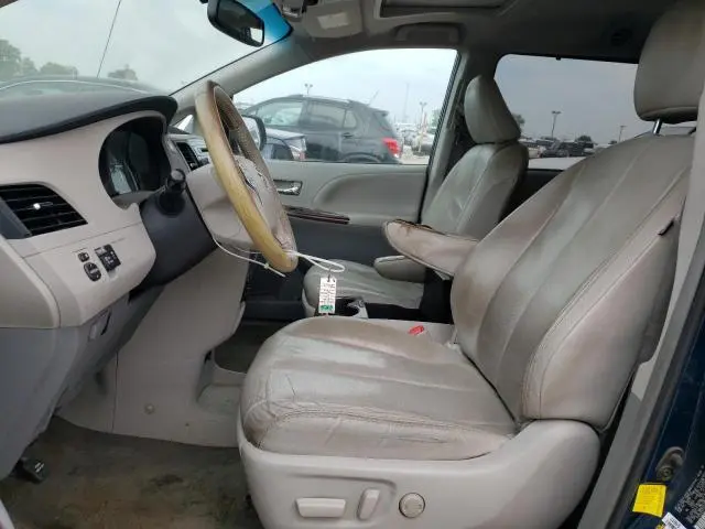 2012 TOYOTA SIENNA XLE  