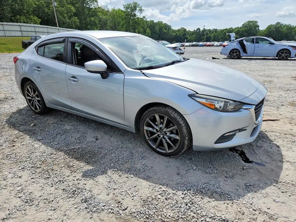 2018 MAZDA 3 TOURING  