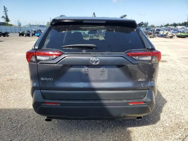 2022 TOYOTA RAV4 XLE  