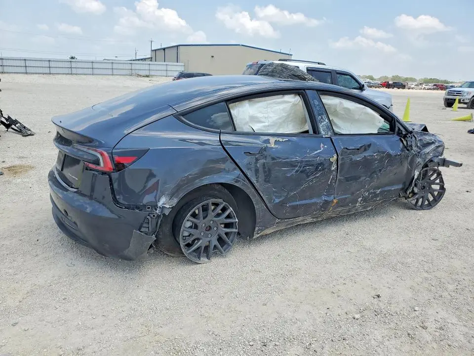2024 TESLA MODEL 3   