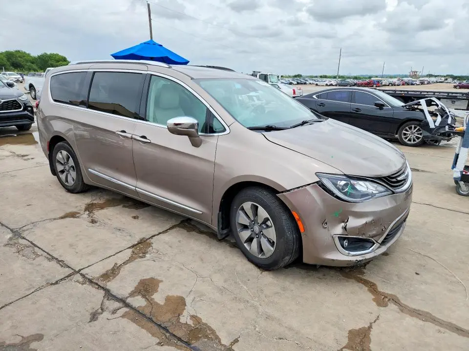 2018 CHRYSLER PACIFICA HYBRID LIMITED  
