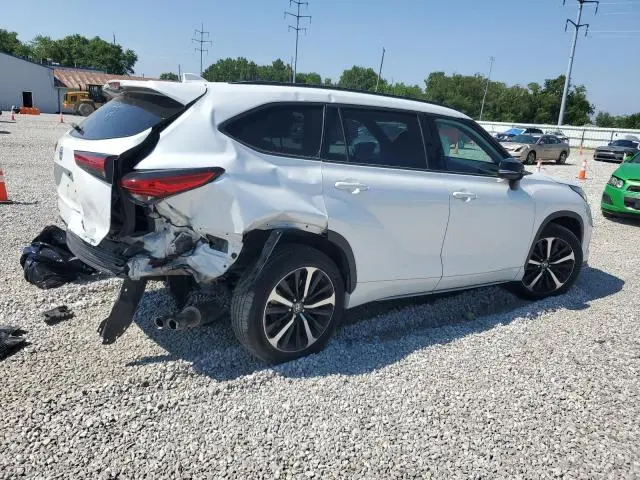 2022 TOYOTA HIGHLANDER XSE  