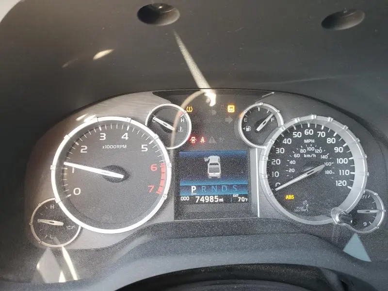 2015 TOYOTA TUNDRA CREWMAX SR5  