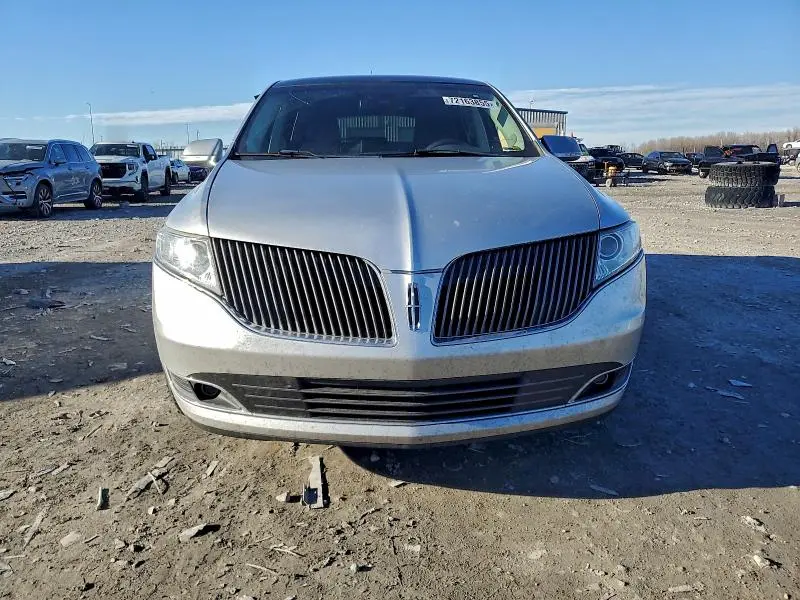 2016 LINCOLN MKT   