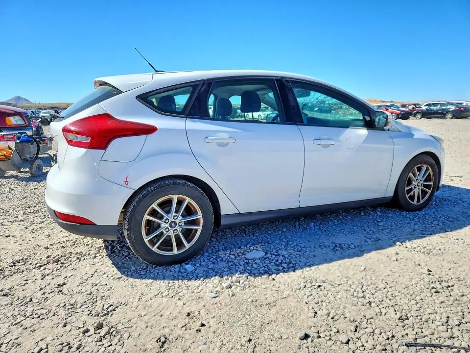 2016 FORD FOCUS SE  