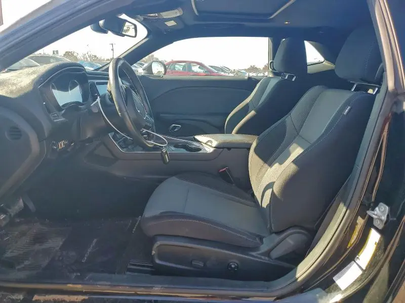 2016 DODGE CHALLENGER SXT  