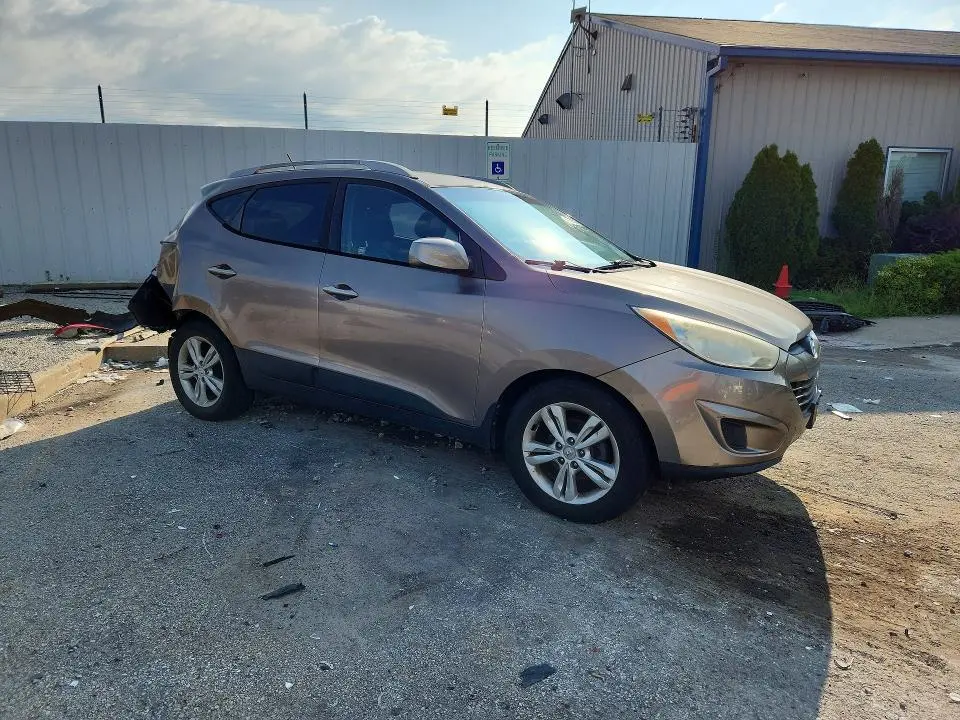 2011 HYUNDAI TUCSON GLS  