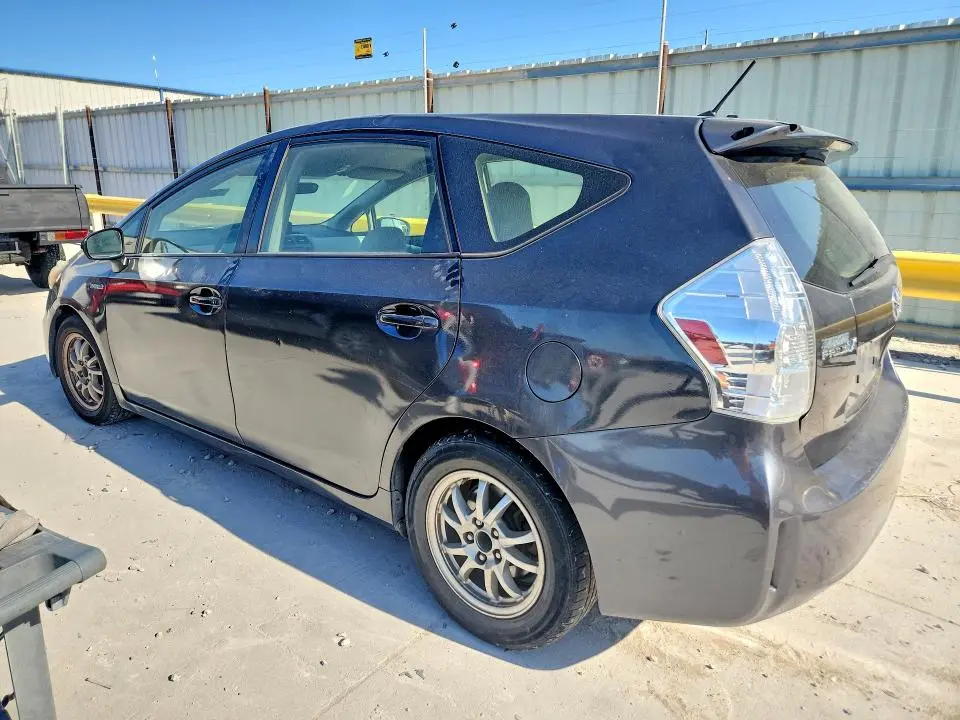 2014 TOYOTA PRIUS V TWO  