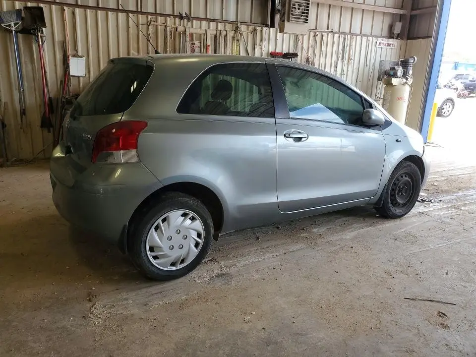 2010 TOYOTA YARIS BASE  