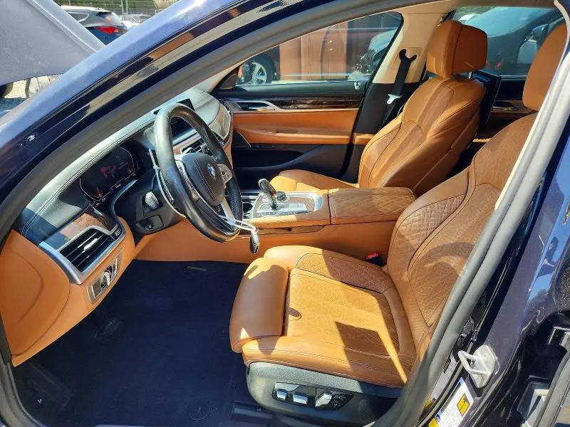 2020 BMW 750 XI  