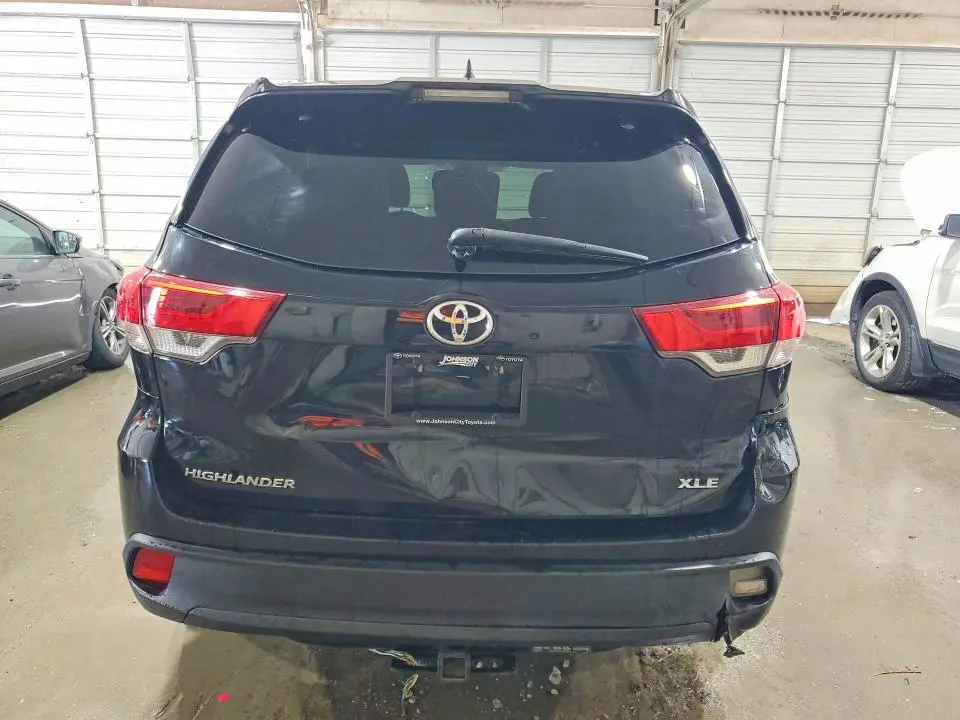 2018 TOYOTA HIGHLANDER XLE  