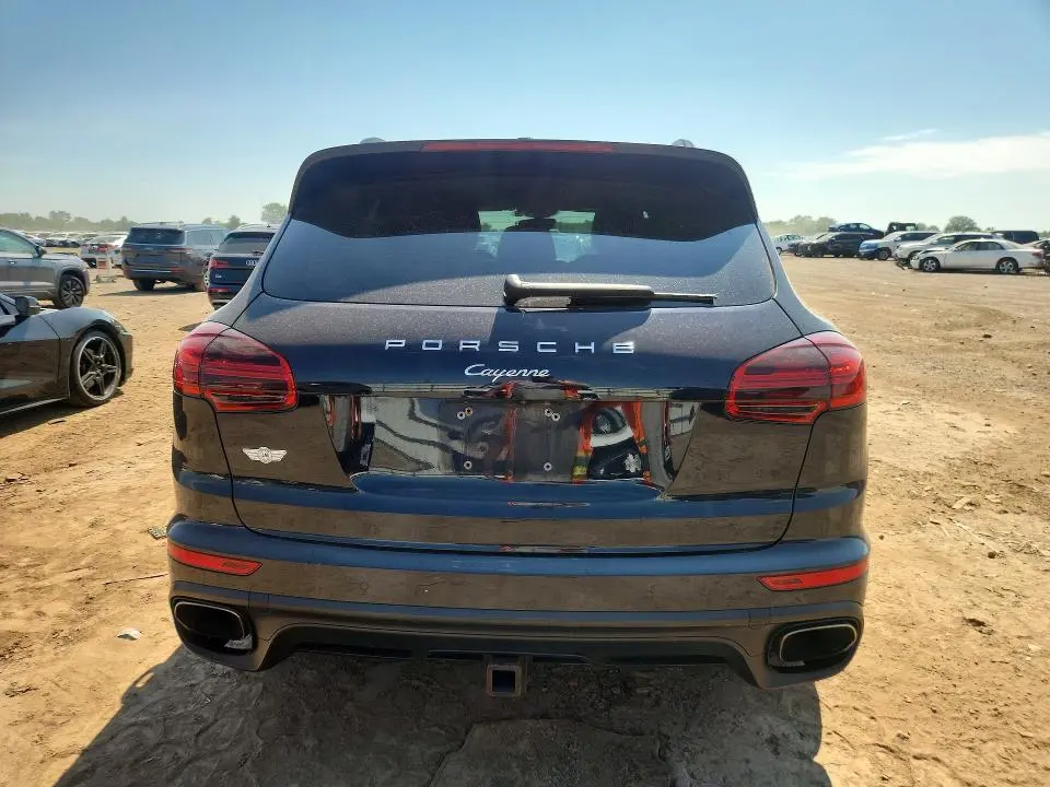 2016 PORSCHE CAYENNE   