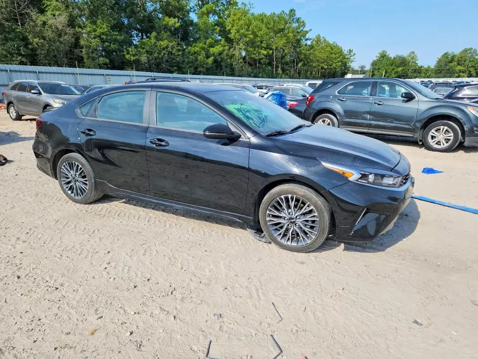 2024 KIA FORTE GT LINE  
