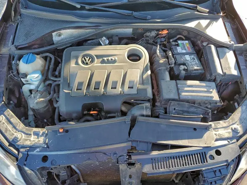 2013 VOLKSWAGEN PASSAT SE  
