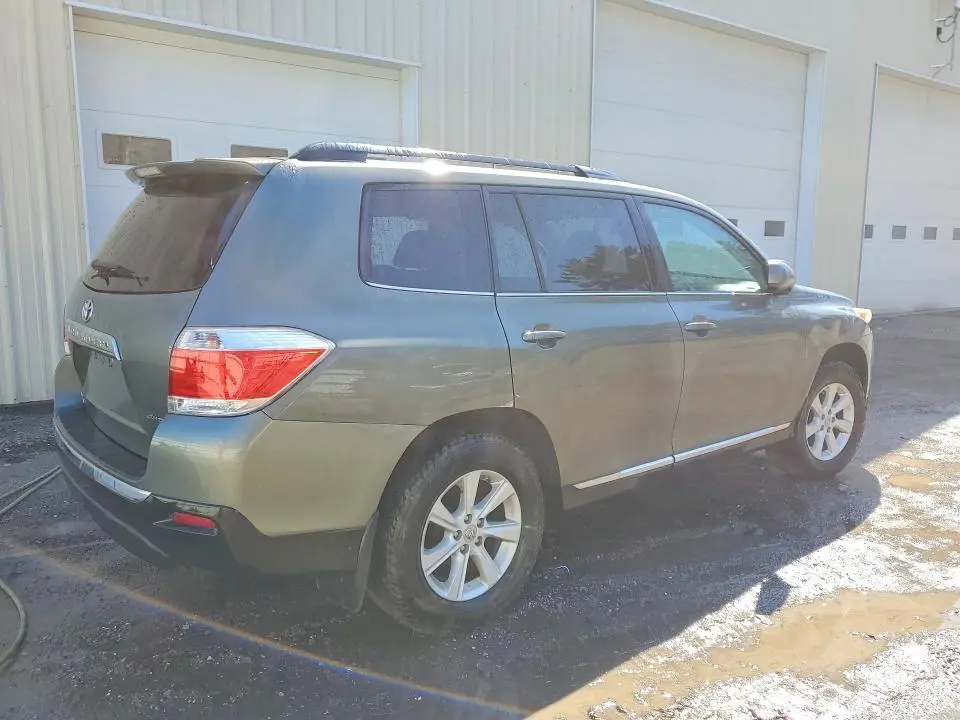2011 TOYOTA HIGHLANDER BASE  