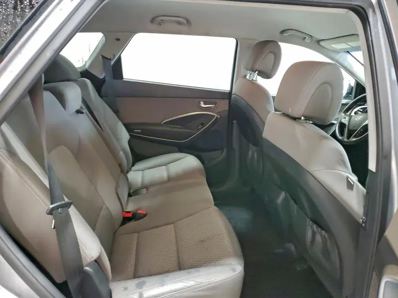 2018 HYUNDAI SANTA FE SE  