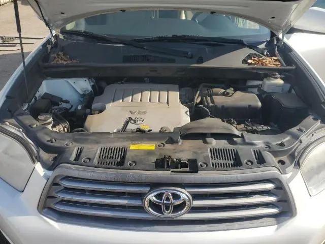 2010 TOYOTA HIGHLANDER SE  