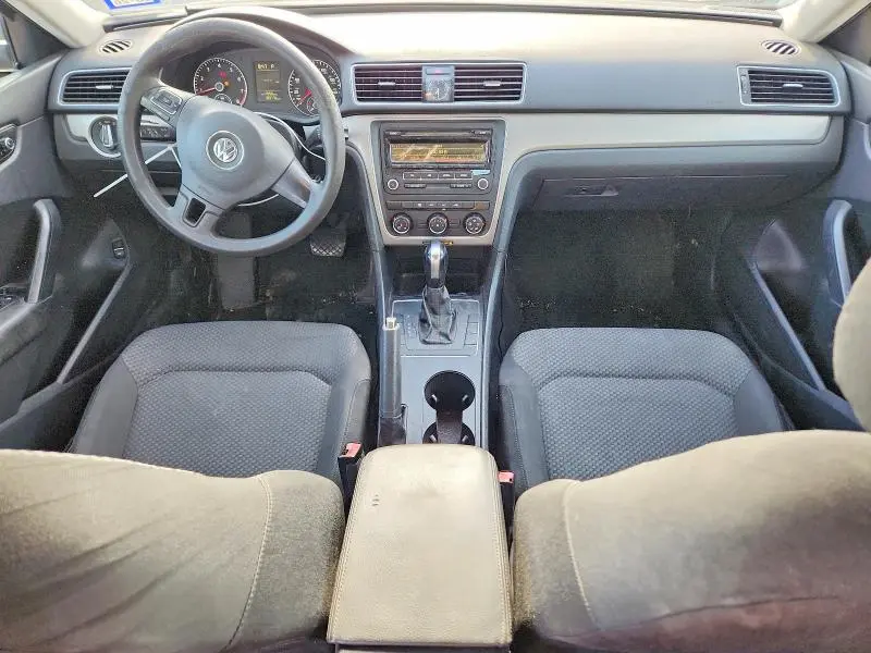 2013 VOLKSWAGEN PASSAT S  