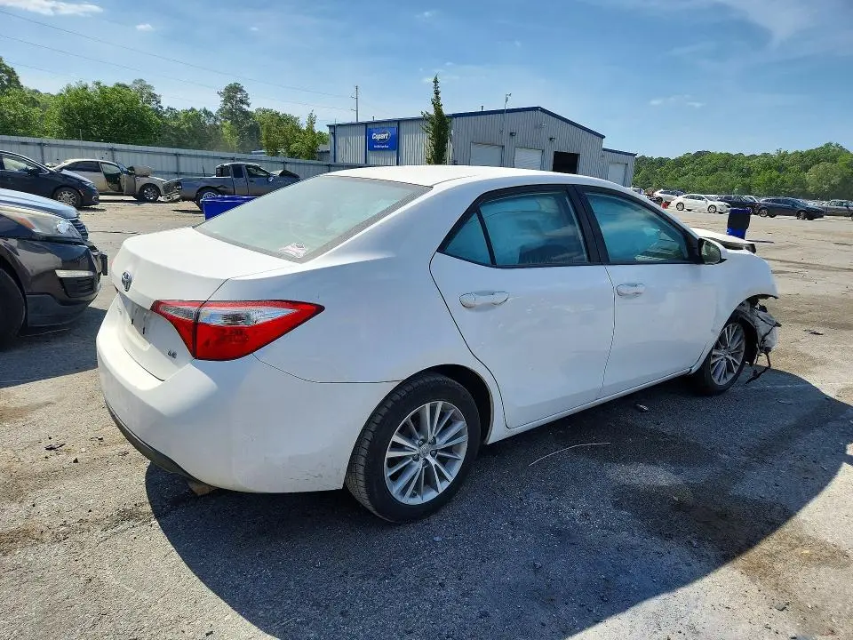 2015 TOYOTA COROLLA LE PLUS  