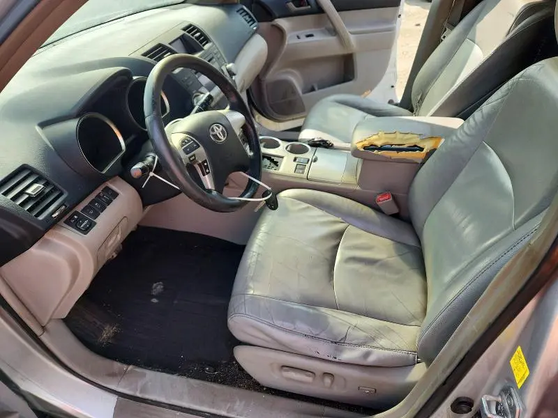 2011 TOYOTA HIGHLANDER BASE  