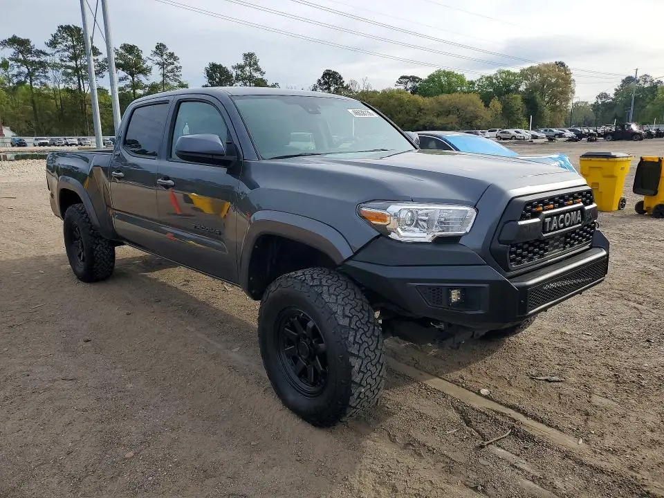 2021 TOYOTA TACOMA SR5 V6  