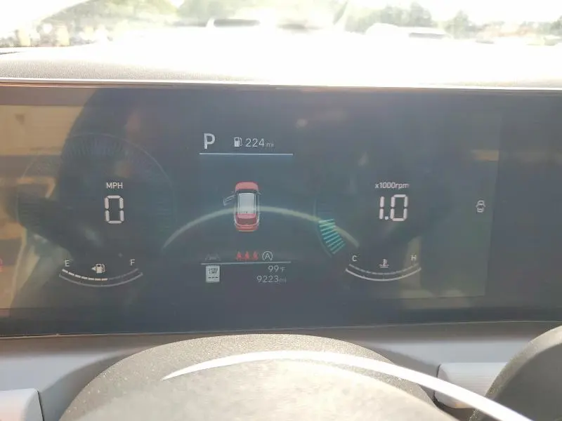 2025 HYUNDAI TUCSON SE  