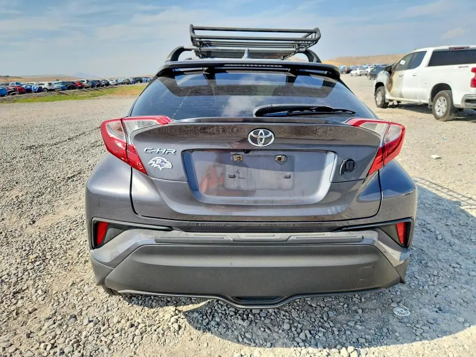 2020 TOYOTA C-HR XLE  
