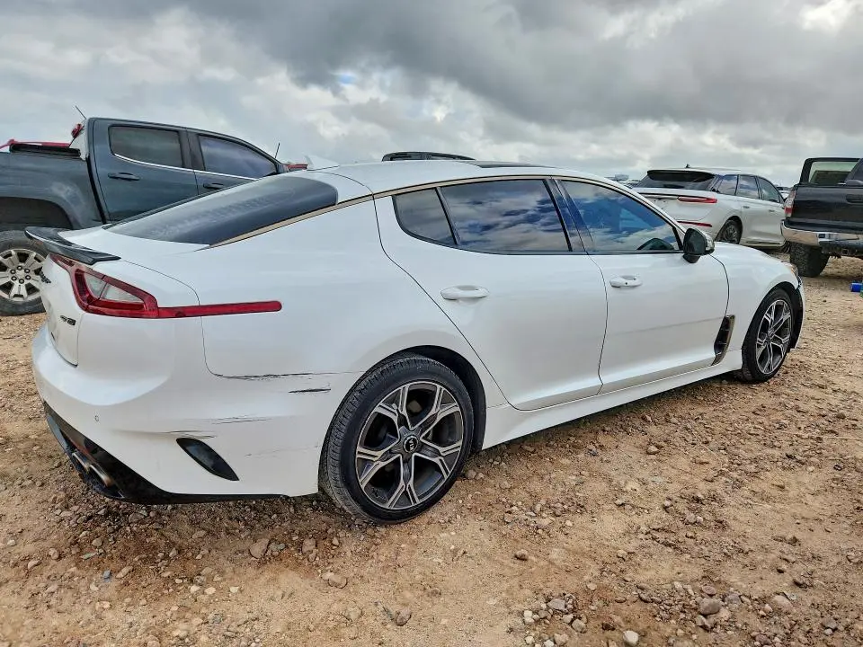 2020 KIA STINGER GT-LINE  