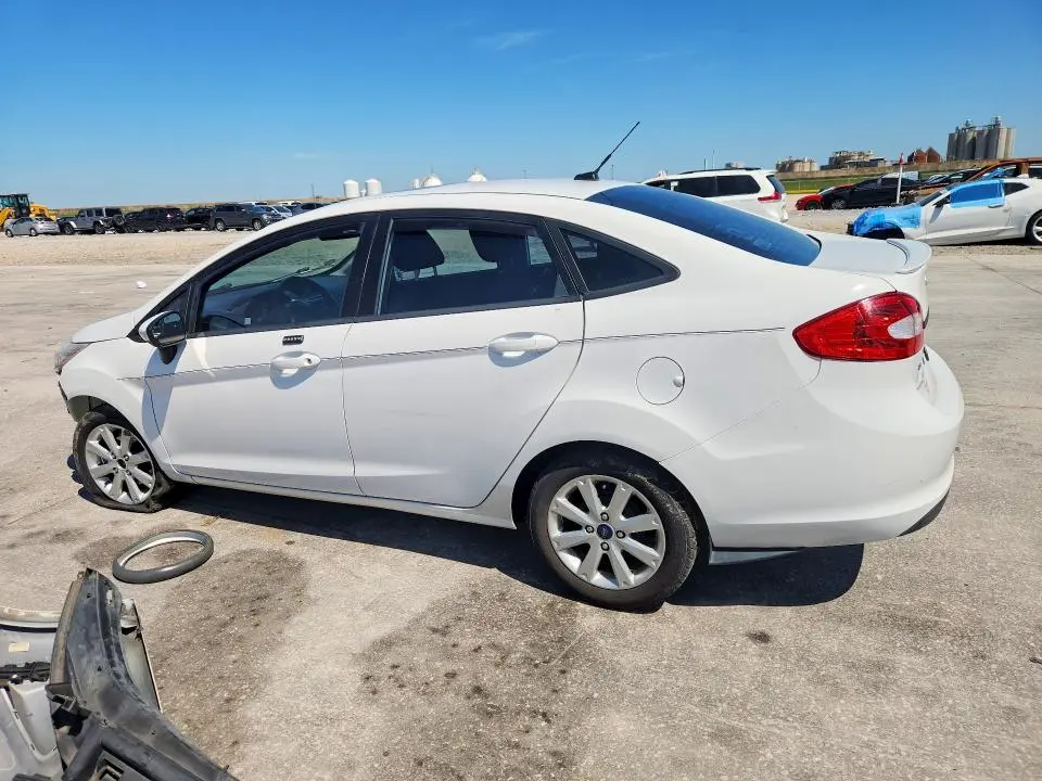2011 FORD FIESTA SE  