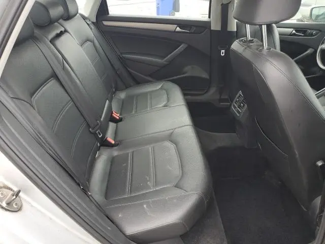 2014 VOLKSWAGEN PASSAT SE  