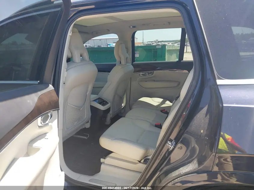 2016 VOLVO XC90 T6 MOMENTUM