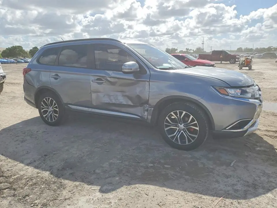 2016 MITSUBISHI OUTLANDER SE  