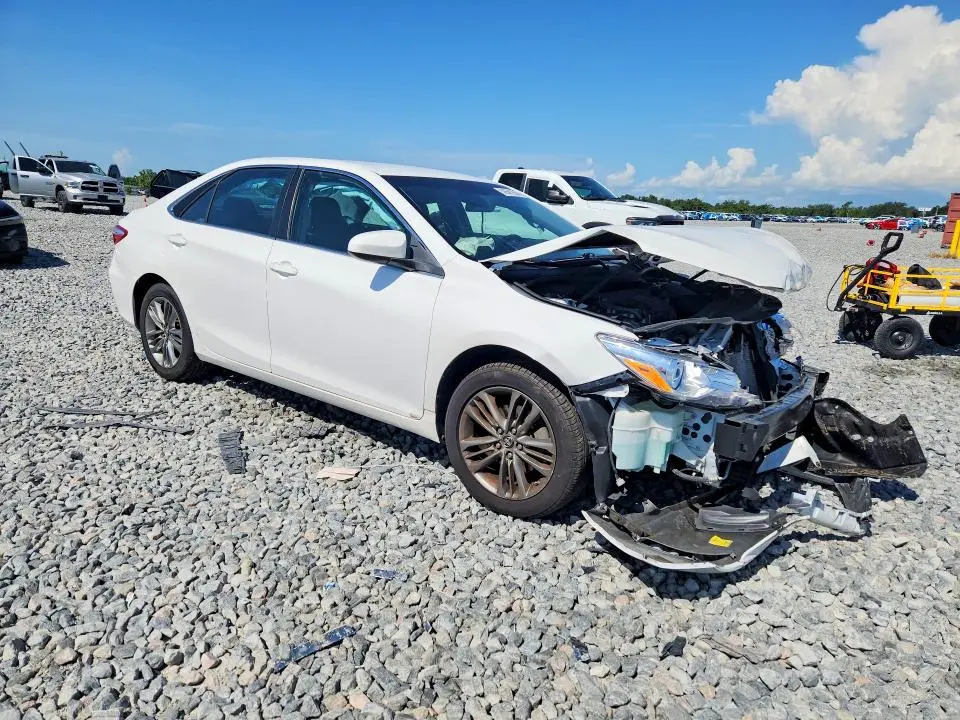 2017 TOYOTA CAMRY SE  
