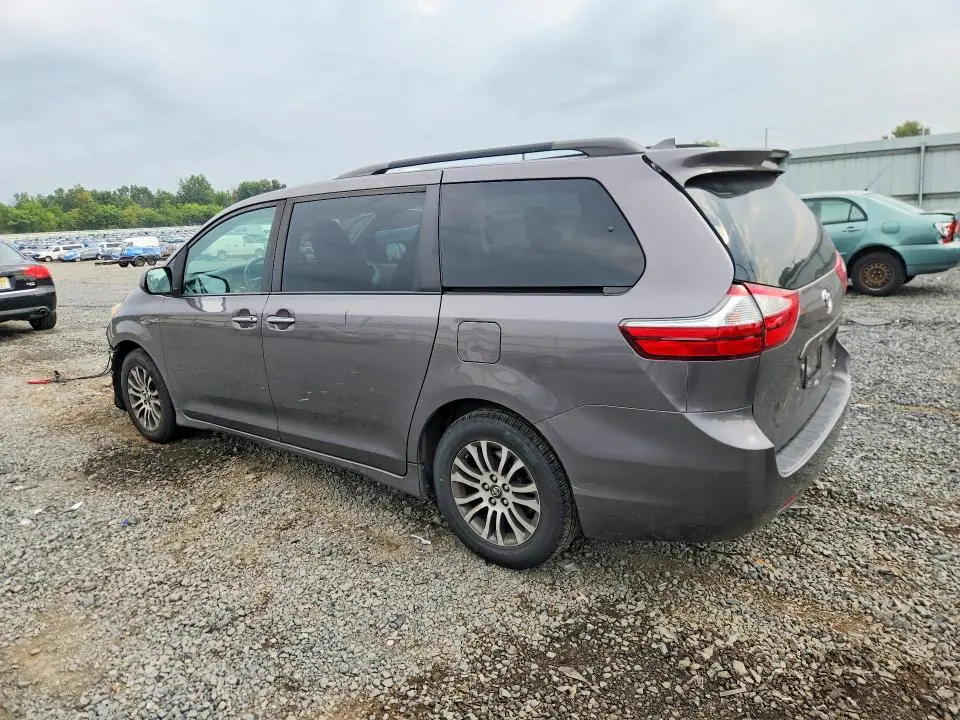 2019 TOYOTA SIENNA XLE 8-PASSENGER  