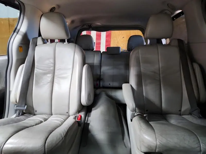2011 TOYOTA SIENNA XLE 7-PASSENGER  
