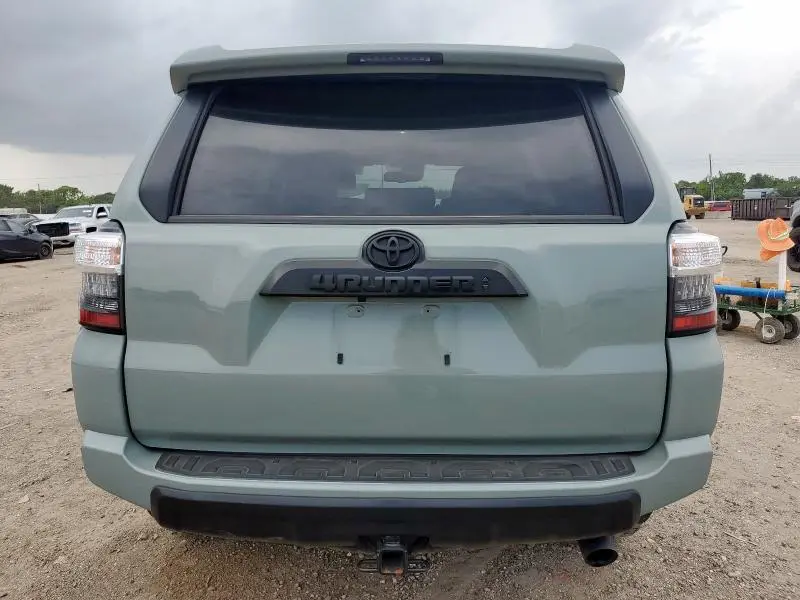 2023 TOYOTA 4RUNNER SE  