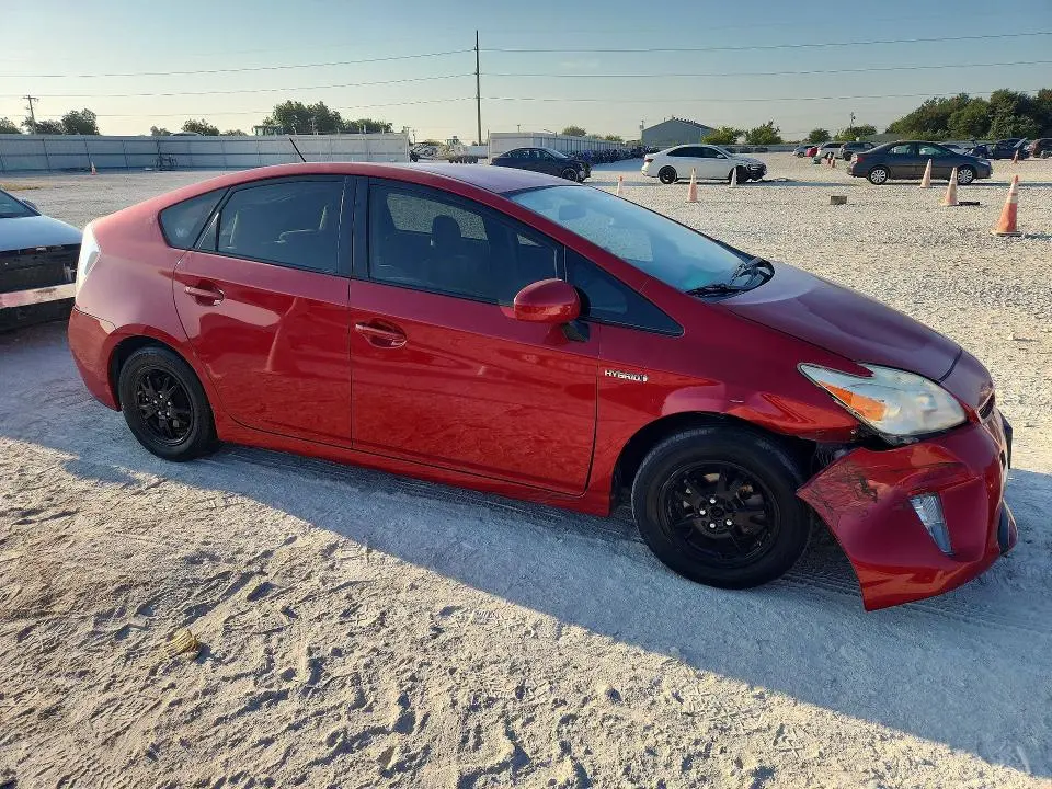2013 TOYOTA PRIUS TWO  
