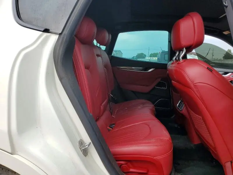 2022 MASERATI LEVANTE BASE  